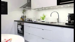 Ошхона бо countertop хокистарӣ ва пешдоман дар акс дохилӣ