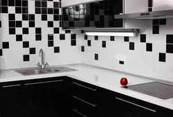 Чорна белая кухня дызайн фота фартух