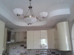 Потолок кухни с колонкой фото