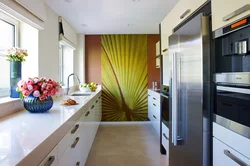 Дизайн узкой и длинной кухни с балконом
