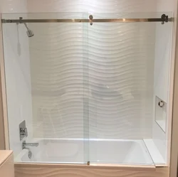 Стеклянные шторки для ванны фото в интерьере