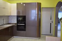 Кухні дызайн кутнія фота з пеналам