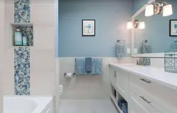 С каким цветом сочетается голубой в интерьере ванной