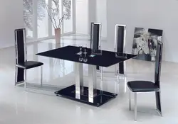 Кухня с черным стеклянным столом фото