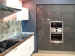 Фото современных кухонь с встраиваемой микроволновкой