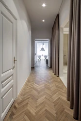 Hallway design with parquet