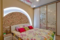 Дызайн спальні з аркай