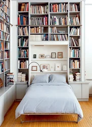 Спальня фота з кнігамі