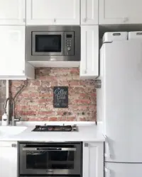 Куда поставить микроволновку в маленькой кухне фото