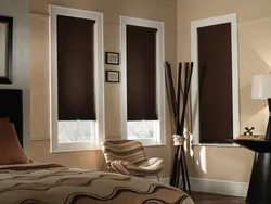 Рулонныя шторы ў спальні ў інтэр'еры фота