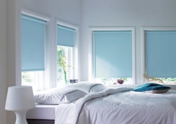 Рулонныя шторы ў спальні ў інтэр'еры фота