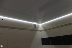 Натяжной потолок парящий в ванной фото