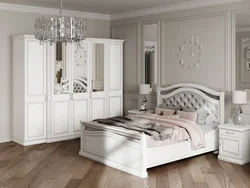 Фота гарнітураў белых спальняў