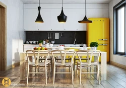 Дызайн кухні з жоўтымі крэсламі