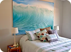 Морская волна в интерьере спальни