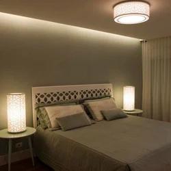 Потолки в спальне варианты подсветки фото