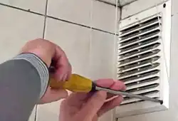 Как правильно поставить решетку на вытяжку на кухне фото