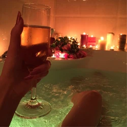 Бокал шампанского фото в ванне