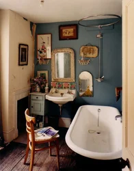 Old bathroom design