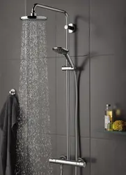 Yomg'irli dush va kran fotosurati bilan hammom dushi