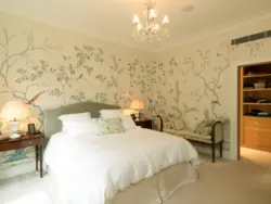 How to highlight a bedroom wall with wallpaper photo
