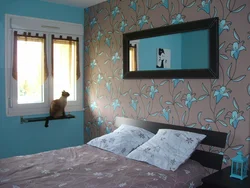 Liquid wallpaper in the bedroom interior