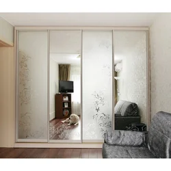 Bedroom Wardrobe With Mirror For Three Doors Photo