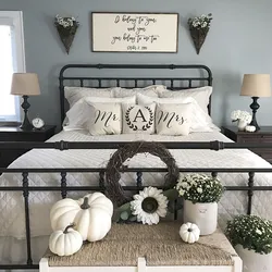 Decorating A Bed For A Bedroom Photo