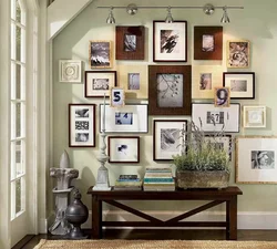 How to hang photos on the wall of an apartment