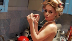 Hot photos of everyone from the kitchen