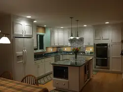 Точечный свет в кухне фото