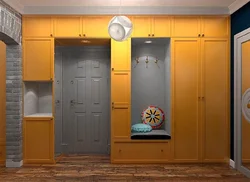 Дизайн прихожей из которой двери во все комнаты