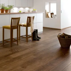 Wood-look porcelain tiles in the kitchen interior