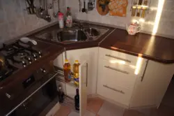 Kitchen design gas stove in the corner