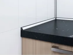 Алюминиевый плинтус на кухню фото