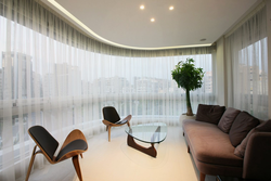 Дизайн штор для гостиной с панорамными окнами