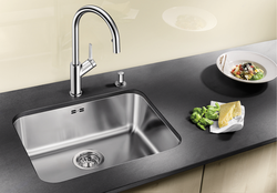 Undermount kitchen sink photo