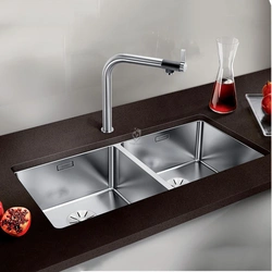 Undermount kitchen sink photo