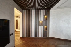 Slats in the interior of the hallway on the wall