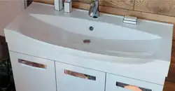 Ваннаға арналған шкафы бар раковина 80 см фото