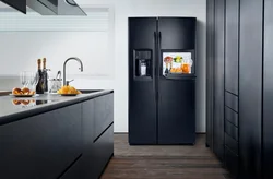 Холодильник в угловой кухне фото в интерьере