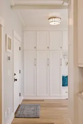 Cabinets in the hallway up to the ceiling photo design