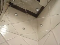 Mirror ceiling in the bathroom photo