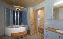 Ванная комната в деревянном доме фото с душевой