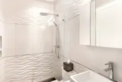 Wavy tile design for bathroom