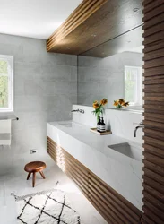 Белая плитка в ванной с деревом фото дизайн