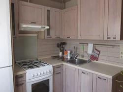 Kitchen design in Brezhnevka 6 m with a refrigerator