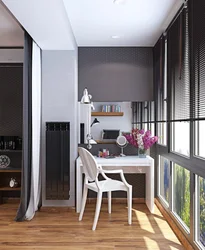 Дызайн кухні з двума вокнамі і балконам