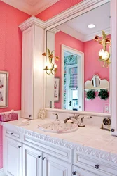 Bathroom design with pink flowers