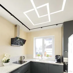 Потолок на кухне квадрат фото